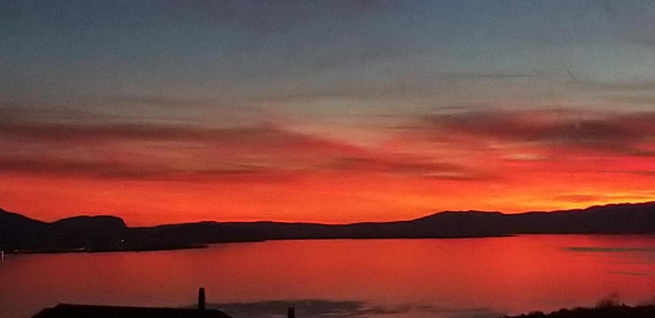 Beau Avec Terrasse Et Vue Exclusivement Pour Non Fumeurs Belmont-sur-Lausanne